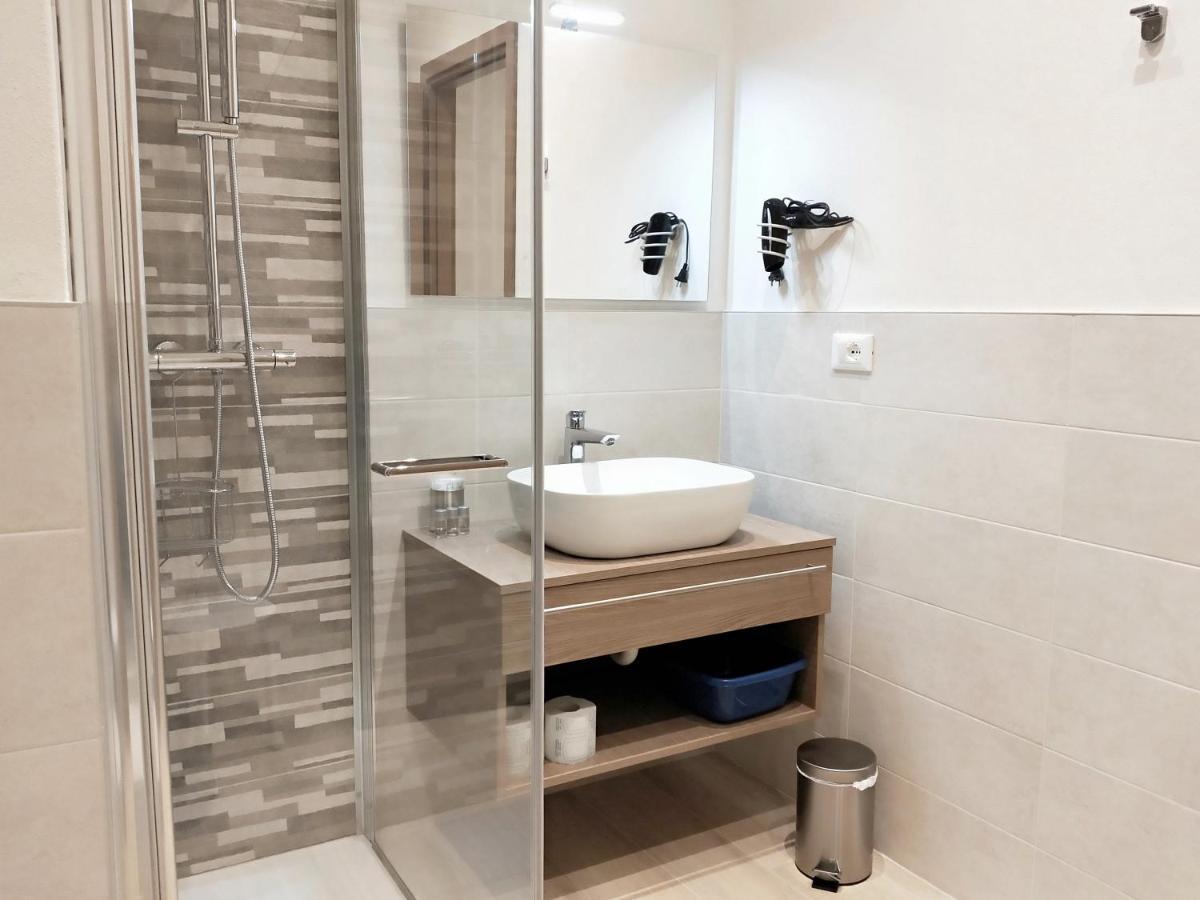 Via Poma Apartments&Rooms Верона Экстерьер фото