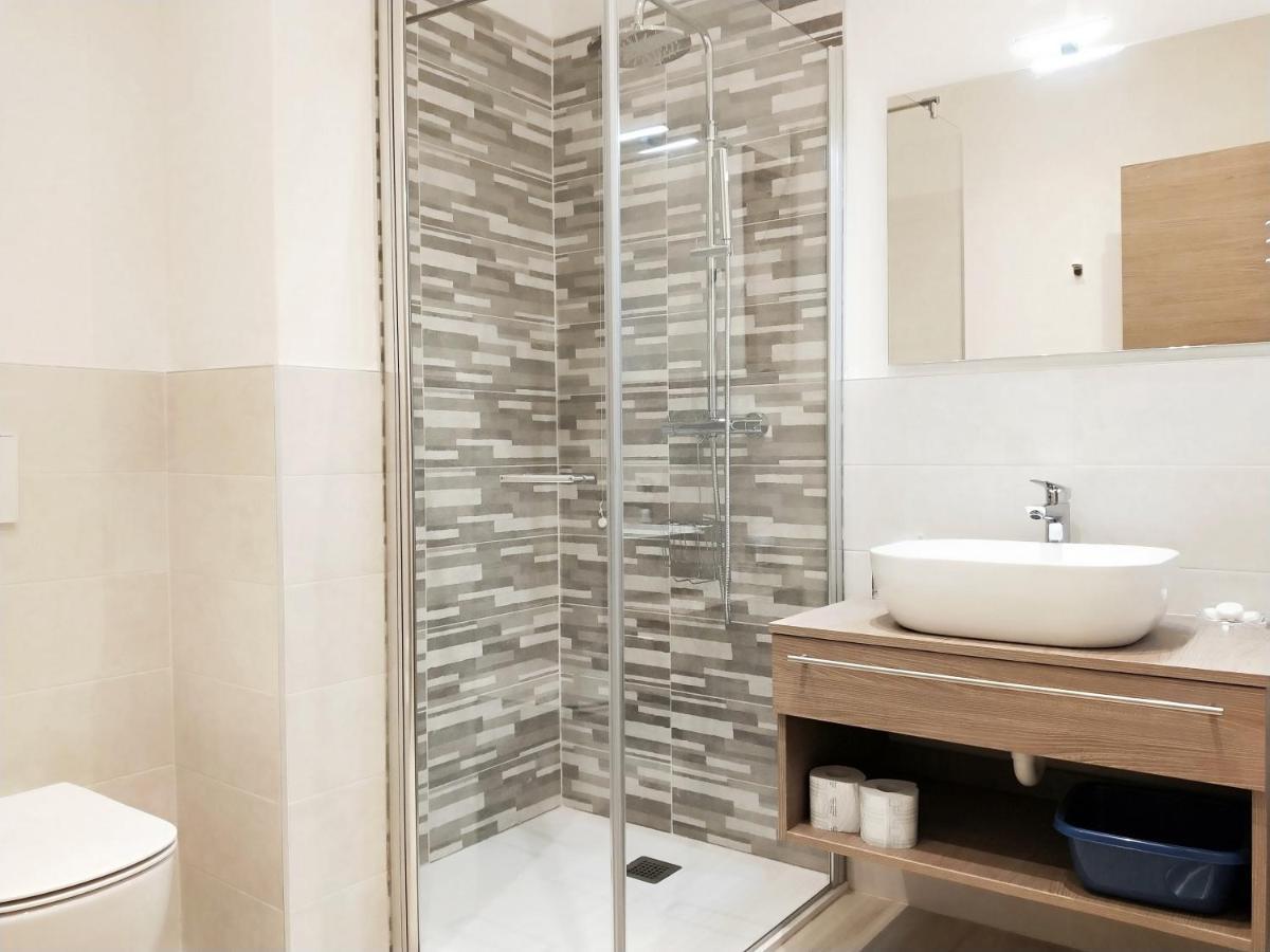 Via Poma Apartments&Rooms Верона Экстерьер фото
