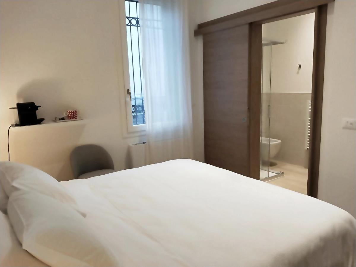 Via Poma Apartments&Rooms Верона Экстерьер фото