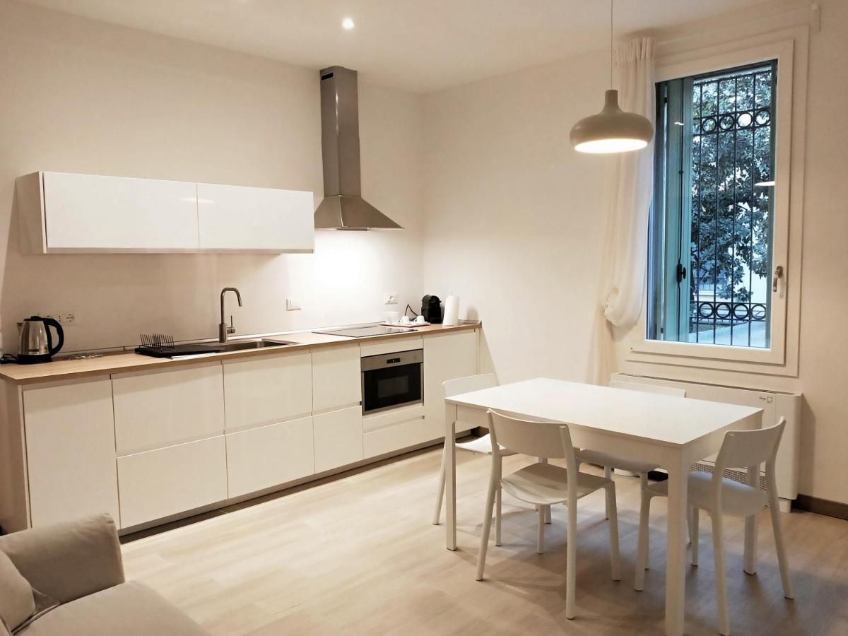 Via Poma Apartments&Rooms Верона Экстерьер фото