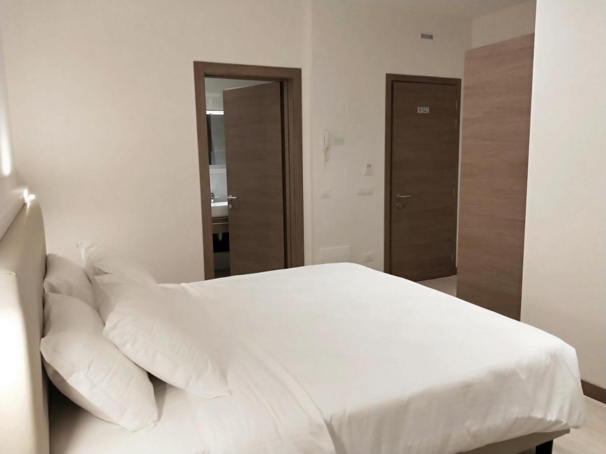 Via Poma Apartments&Rooms Верона Экстерьер фото