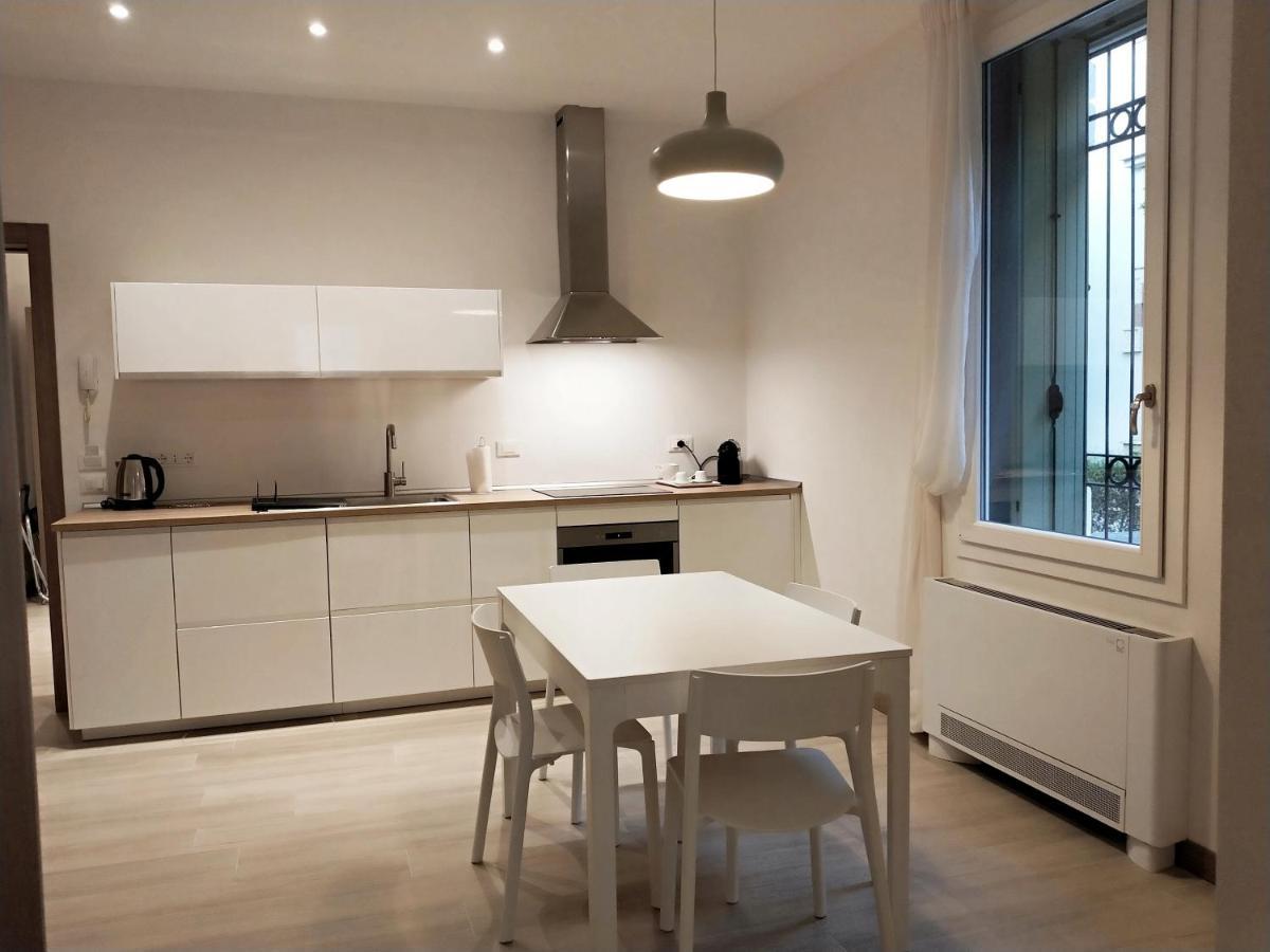 Via Poma Apartments&Rooms Верона Экстерьер фото