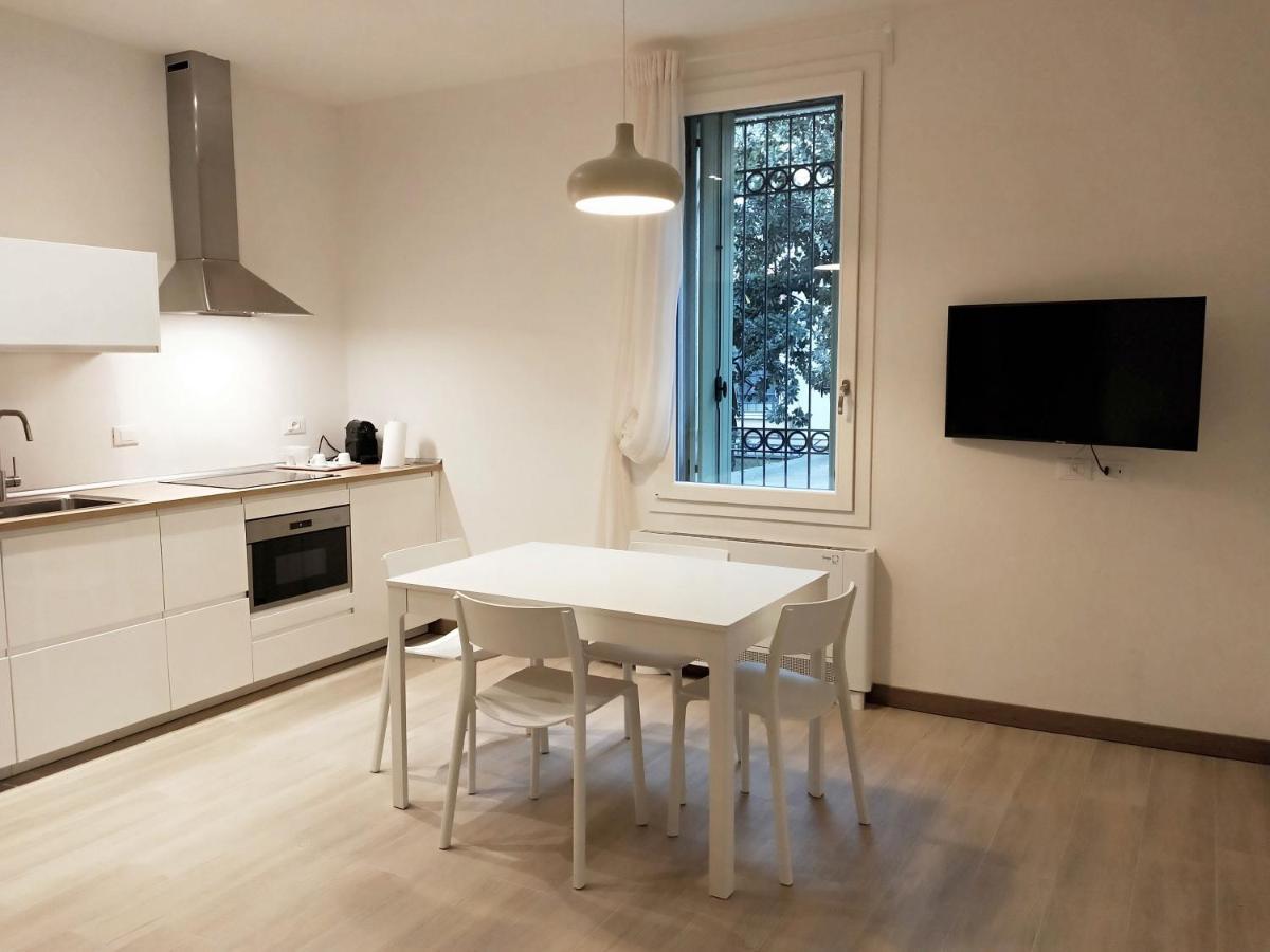 Via Poma Apartments&Rooms Верона Экстерьер фото